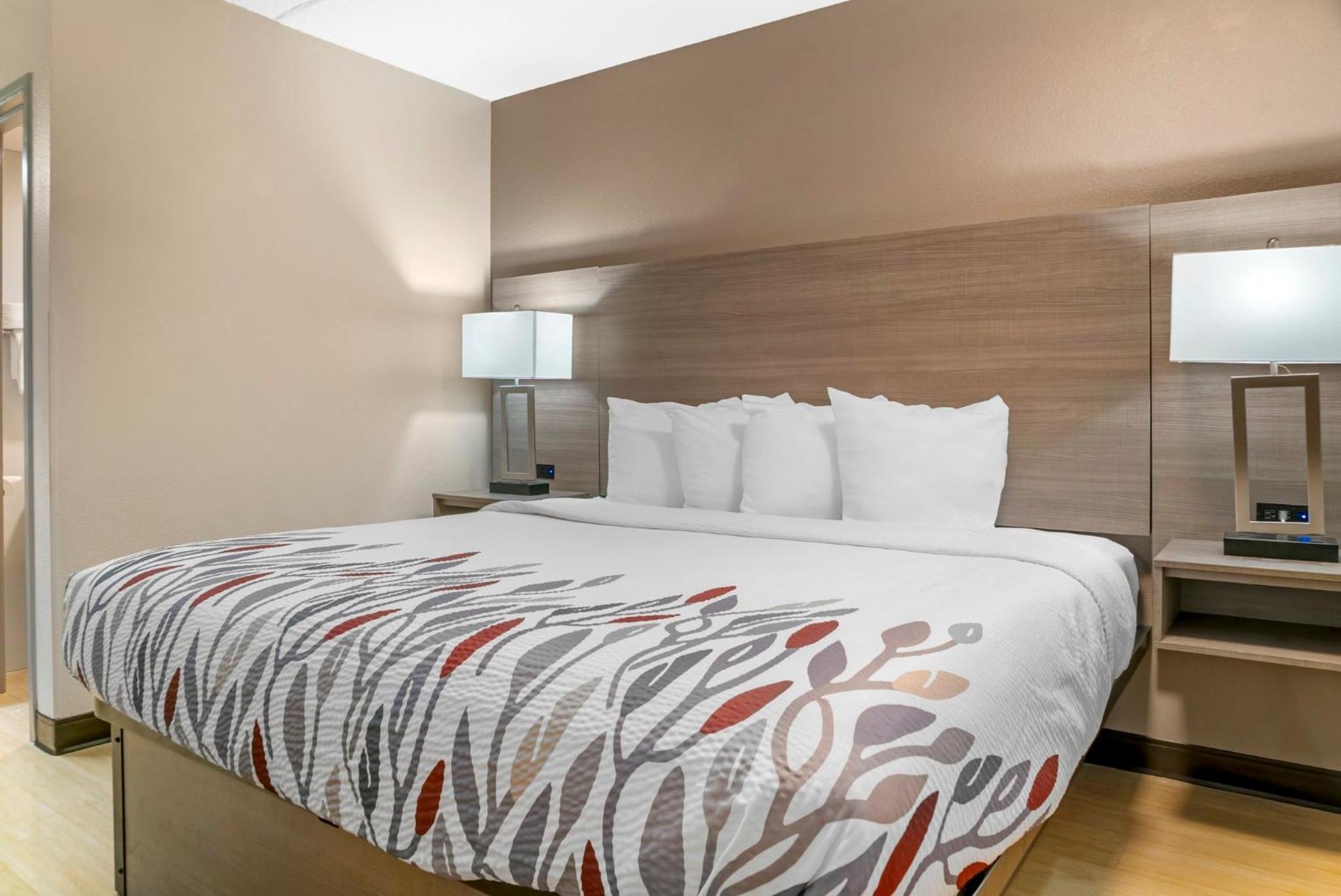 Red Roof Inn Detroit-Rochester Hills/ Auburn Hills Екстериор снимка