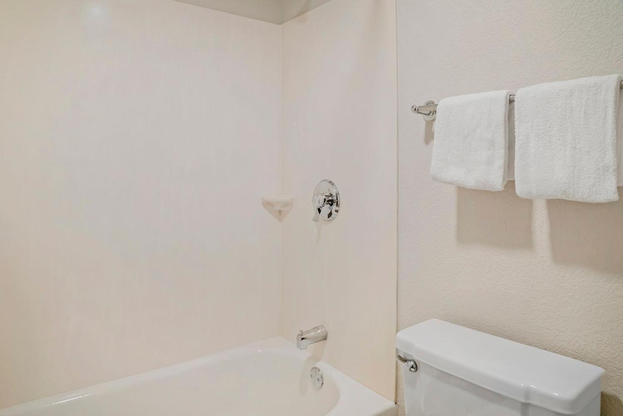 Red Roof Inn Detroit-Rochester Hills/ Auburn Hills Екстериор снимка