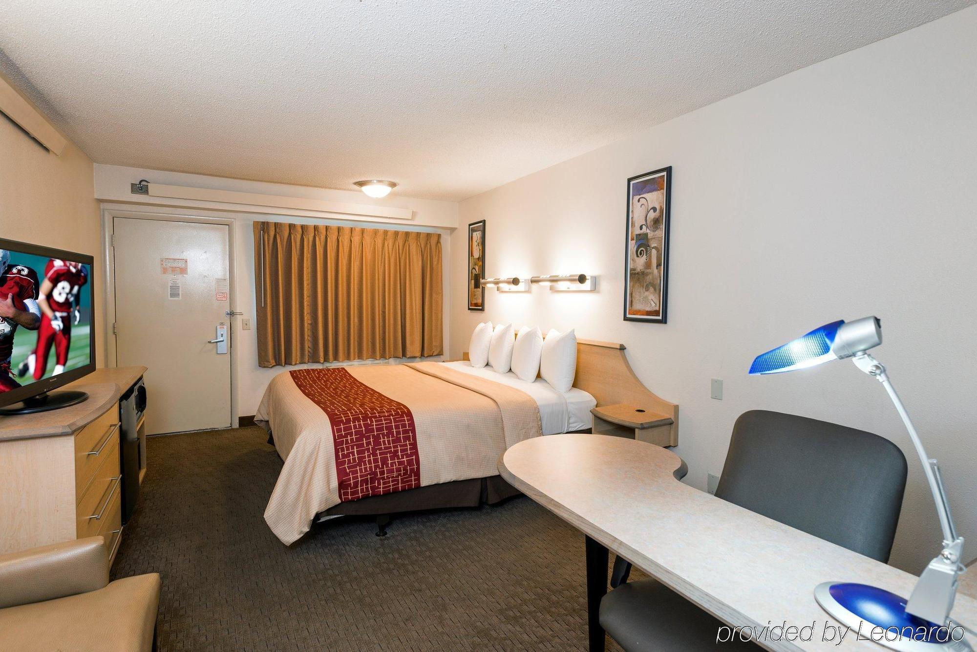 Red Roof Inn Detroit-Rochester Hills/ Auburn Hills Екстериор снимка