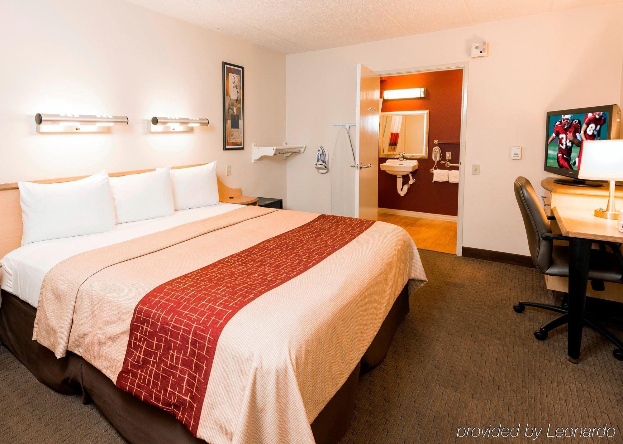 Red Roof Inn Detroit-Rochester Hills/ Auburn Hills Екстериор снимка